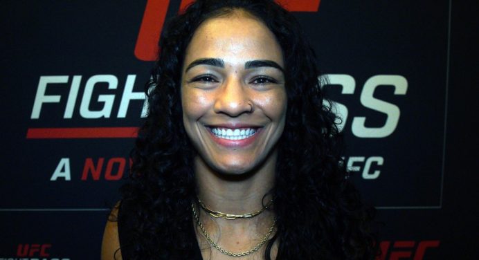 Viviane Araújo rechaça incômodo por sequência de duelos contra compatriotas no UFC