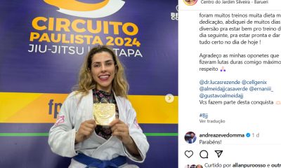 Ana Paula Minerato posa com a medalha de ouro do Circuito Paulista de Jiu-Jitsu.