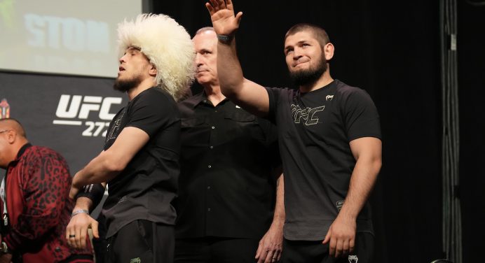 Khabib nega aposentadoria como treinador: “Ainda tenho coisas a compartilhar”