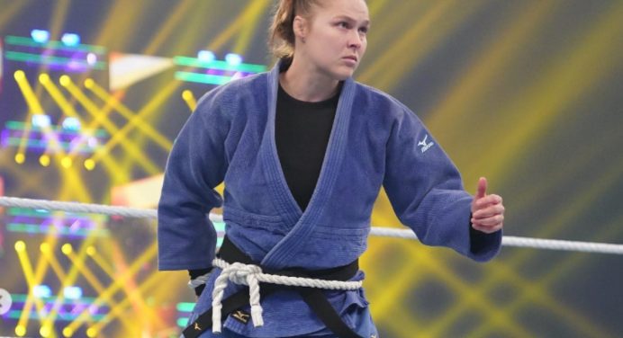 Ronda Rousey revela que sofreu concussão antes de derrota emblemática no UFC