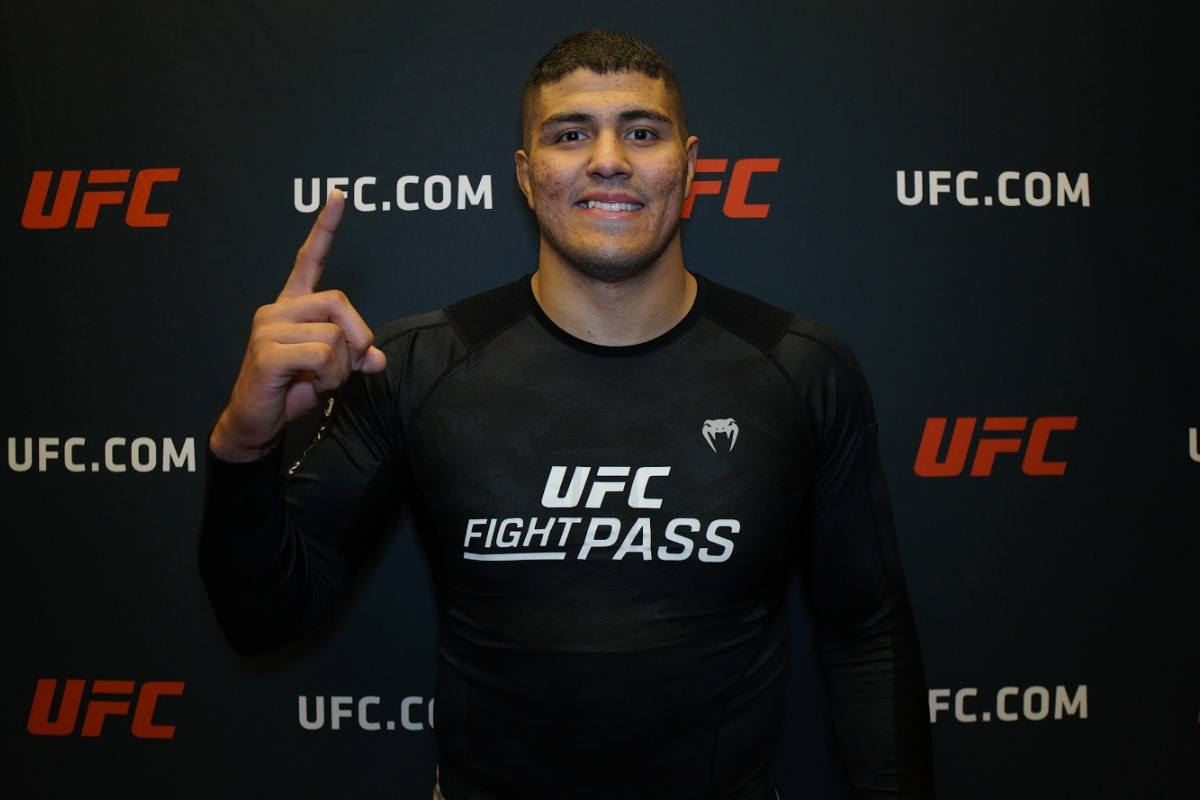 Victor Hugo conversa com a imprensa após vencer no UFC Fight Pass Invitational 6