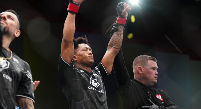 Dose dupla! Lok Dog fatura R$ 500 mil por ‘Luta e Performance da Noite’ no UFC Vegas 87