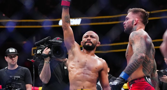 UFC 300: Deiveson finaliza ex-campeão e emplaca 2ª vitória seguida nos galos