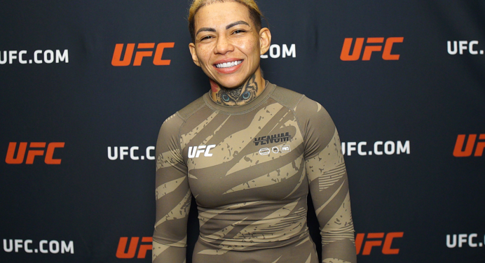 Ketlen Esquentadinha exalta mudança para os palhas após estreia com derrota no UFC