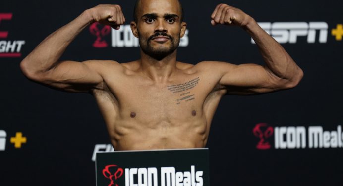 Victor Striker busca segunda vitória no UFC em outubro