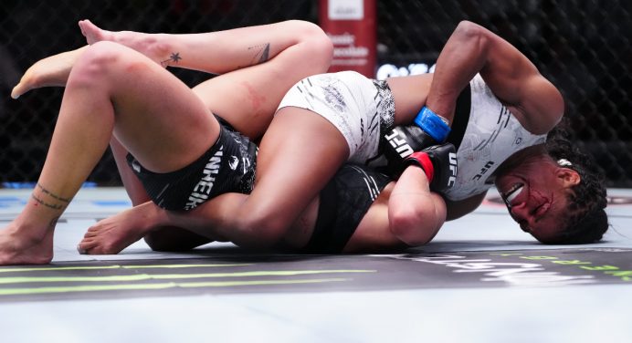 Luana Pinheiro é finalizada por Angela Hill e perde duelo de gerações no UFC Vegas 92