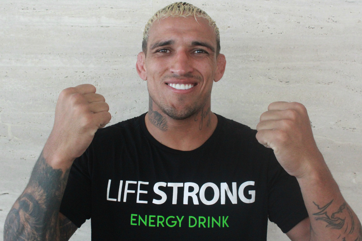 Charles Do Bronxs indica data de retorno ao UFC e crava: “O campeão ainda tem nome”