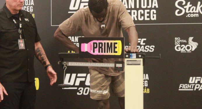 Caiu! Debilitado na pesagem, francês leva veto médico e luta com Jean Silva é cancelada do UFC Rio