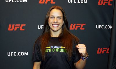 Julia Polastri posa para fotos após dar entrevista para a reportagem da Ag Fight no UFC Apex