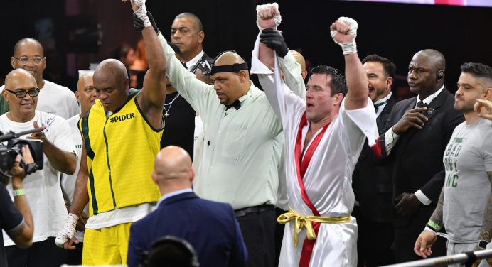 Anderson Silva faz luta morna e empata com Chael Sonnen em despedida do Brasil