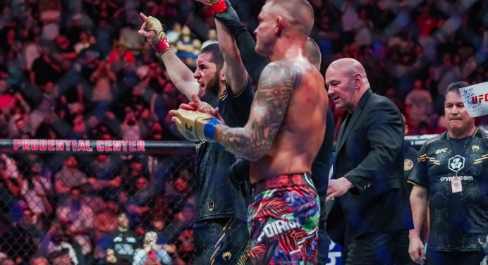 UFC 302: Makhachev vence luta principal e mantém cinturão; Poirier indica aposentadoria