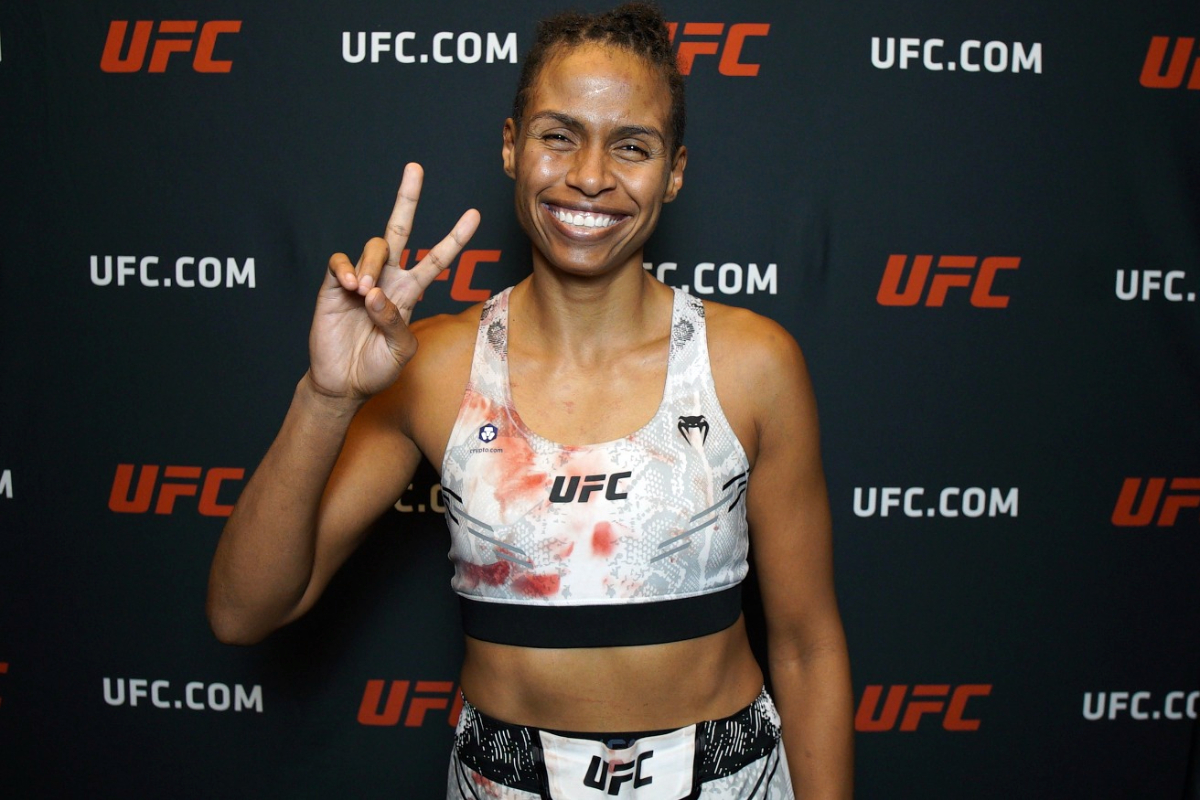 Após vitória, Luana Dread detalha lesão que quase a tirou do UFC Vegas 94