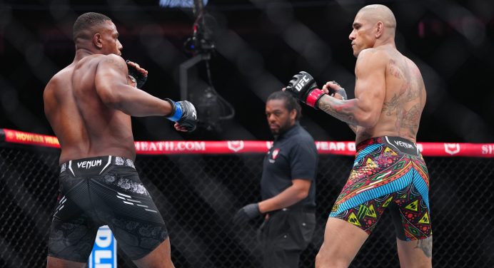 Jamahal Hill ‘dá o braço a torcer’ e elogia performance de Alex Poatan no UFC 303