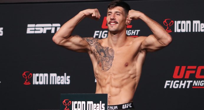 UFC Abu Dhabi: Algoz de brasileiro fatura bônus de R$ 286 mil por ‘Performance da Noite’