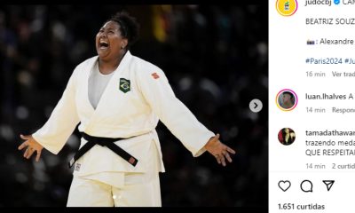 Beatriz Souza comemora vitória em Paris 2024