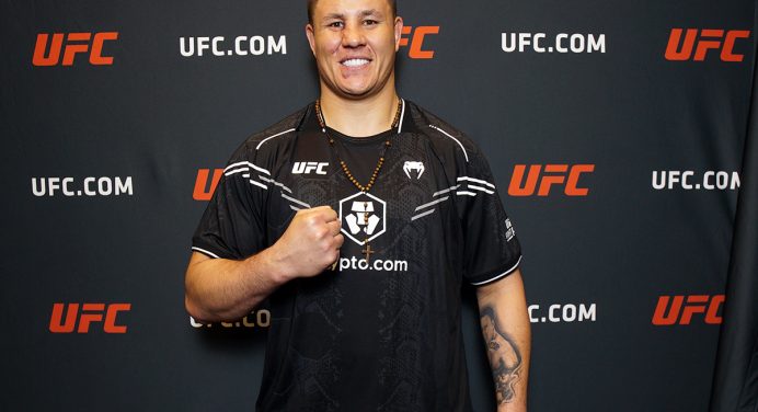 Jhonata Diniz esbanja confiança e desafia tops dos pesados após emplacar 2ª vitória no UFC