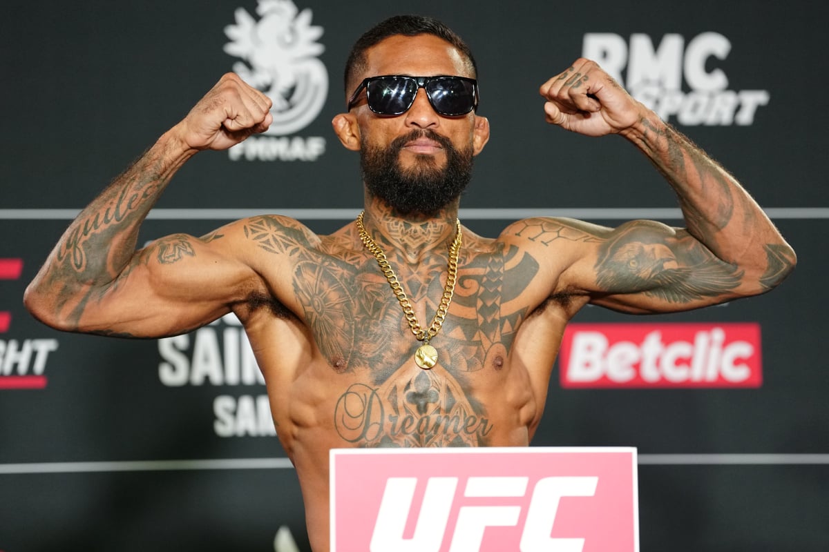 Joanderson Tubarão bate o peso para sua luta no UFC Paris.