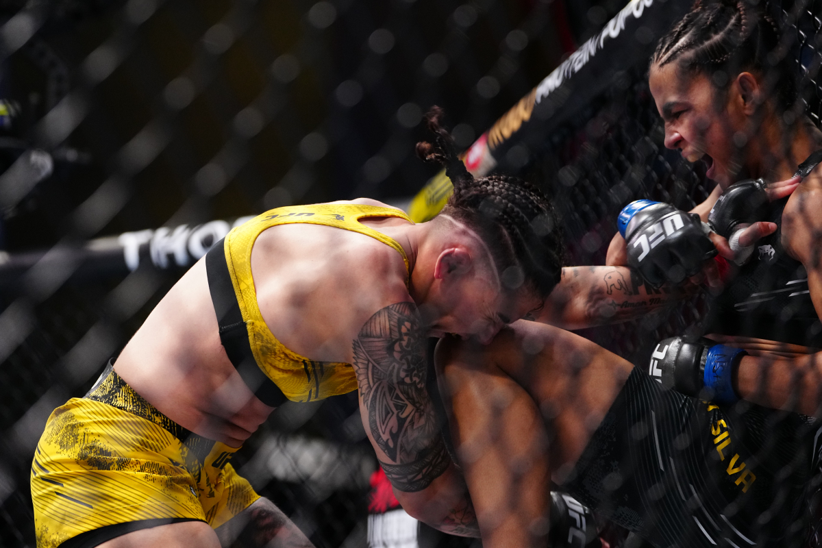 Natália Silva (à direita) derrotou Jéssica Bate-Estaca no UFC Vegas 97.