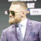 Conor McGregor é ex-campeão dos penas e dos leves do UFC