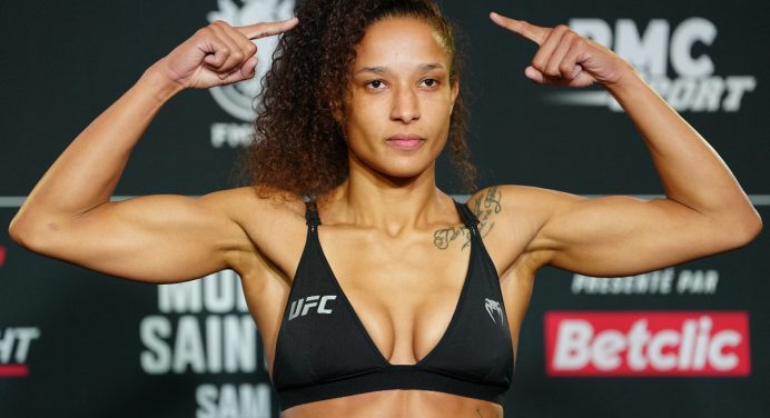 Jacqueline Cavalcanti explica importância de Cris Cyborg em sua carreira: “Mudou minha vida”
