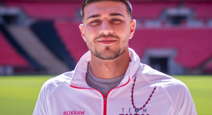 Algoz de Jake Paul no boxe expressa interesse em enfrentá-lo no MMA