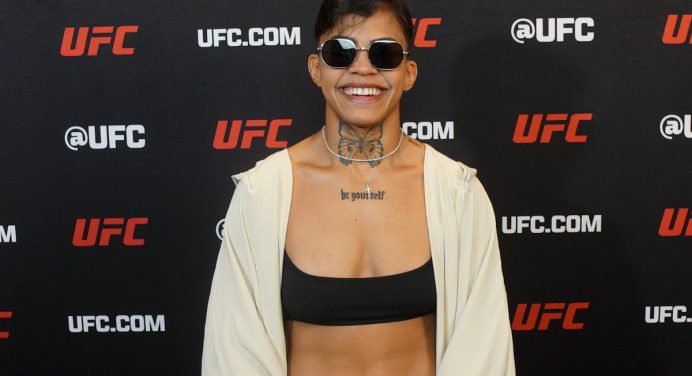 Iasmin Lucindo admite surpresa por duelo com Marina Rodriguez no UFC 307: “Honra para mim”