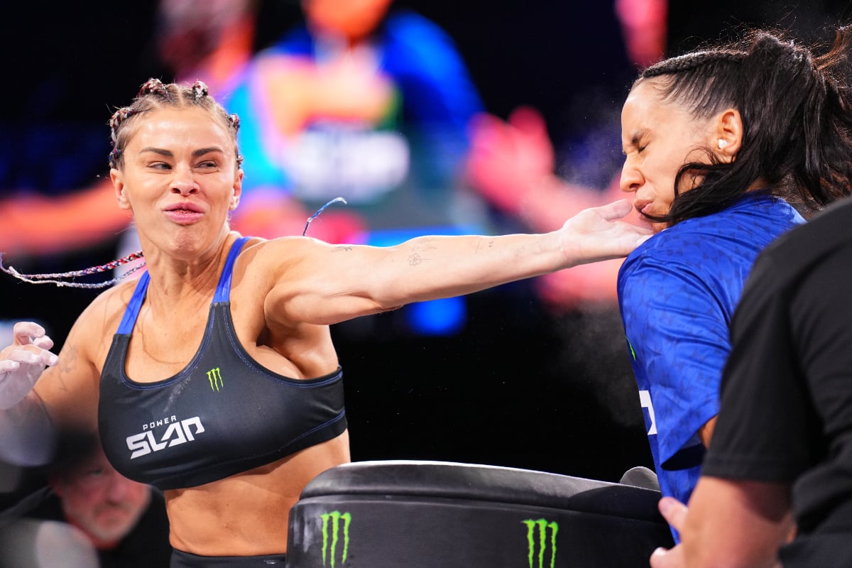 Paige VanZant golpeia Chelsea Dodson em duelo válido pelo Power Slap 9