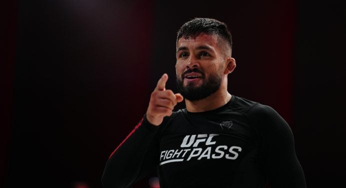 Após show no UFC Invitational 8, Renato Canuto revela inspiração no jiu-jitsu de Charles do Bronx