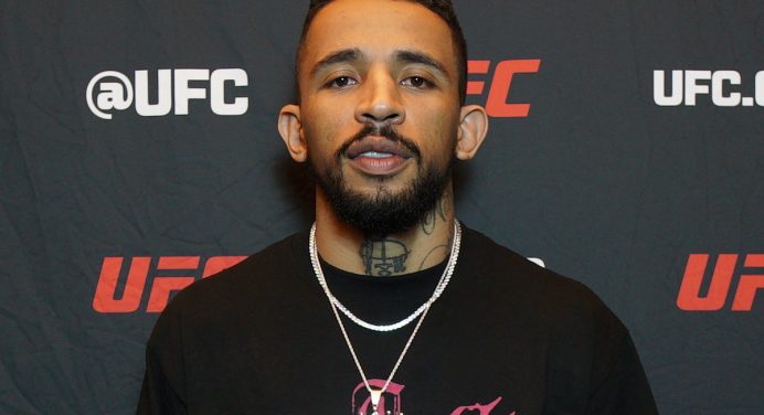 Carlos Prates detona “cagão” Randy Brown e explica troca de adversário no UFC