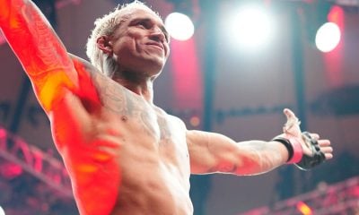 Charles Do Bronx comemora sua vitória sobre Michael Chandler no UFC 309.