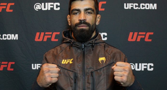 Elizeu Capoeira analisa novo adversário do UFC Vegas 100: “Mediano em tudo”