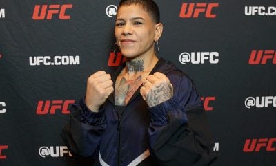 Denise Gomes cerra os punhos para foto durante entrevista com a Ag Fight