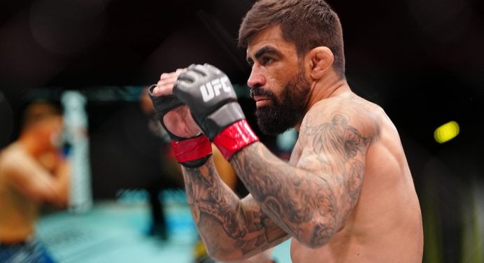 Elizeu Capoeira credita “maturidade” por vitória no UFC Vegas 100