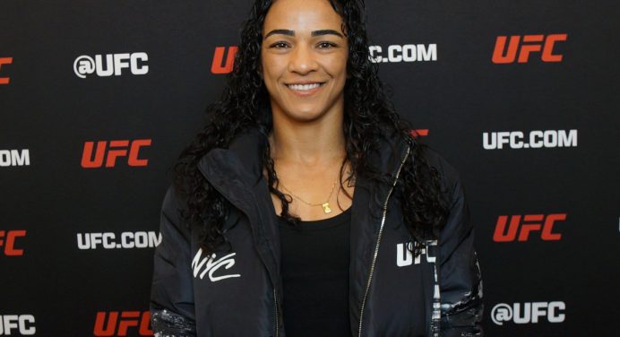 Vivi Araújo destaca papel da psicologia esportiva no controle da pressão dentro do UFC