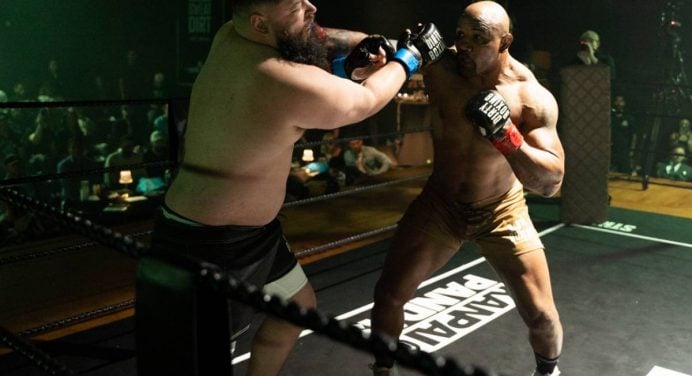 Aos 47 anos, ex-UFC aplica nocaute brutal em estreia no Dirty Boxing; veja