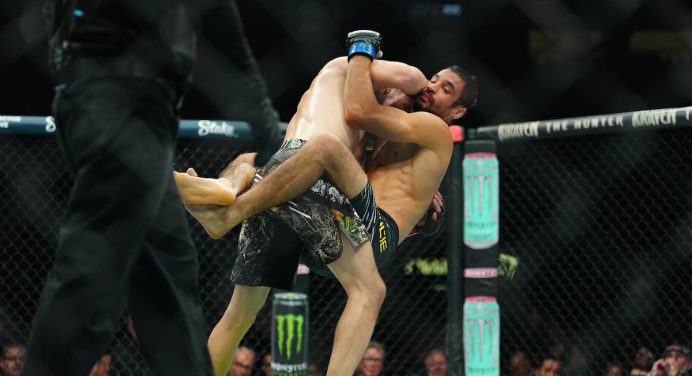 De volta após mais de um ano, Kron Gracie é nocauteado por Bryce Mitchell no UFC 310