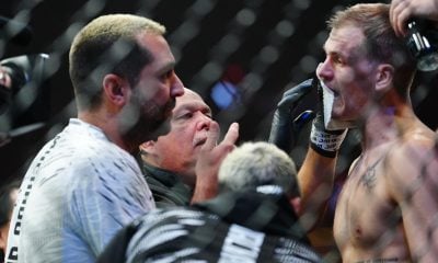 Ian Machado Garry é orientado por Diego Lima e Charles Do Bronx (de costas) no UFC 310