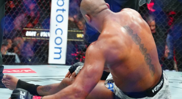 Cyril Gane exibe estrago no pé após lesão sofrida no UFC 310; confira o raio-x