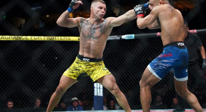 Felipe Lima supera rival e emplaca segunda vitória no UFC