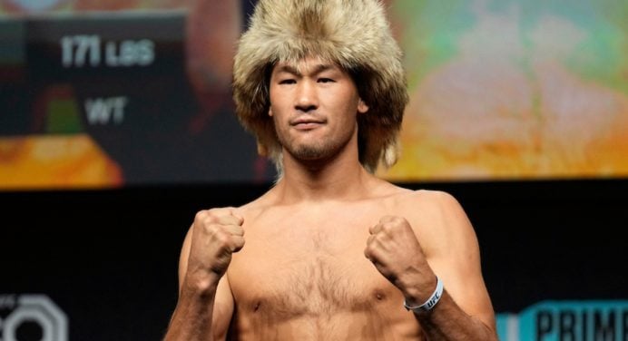 Shavkat Rakhmonov cita lesão para justificar ausência em disputa de título dos meio-médios