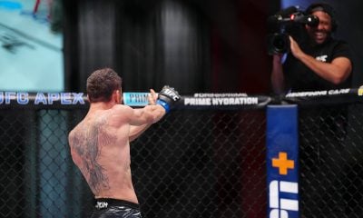 Felipe Bunes comemora com um 'Kamehameha' sua vitória no UFC Vegas 101