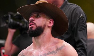 Bruno Lopes comemora vitória no UFC Vegas 101 de chapéu de cowboy