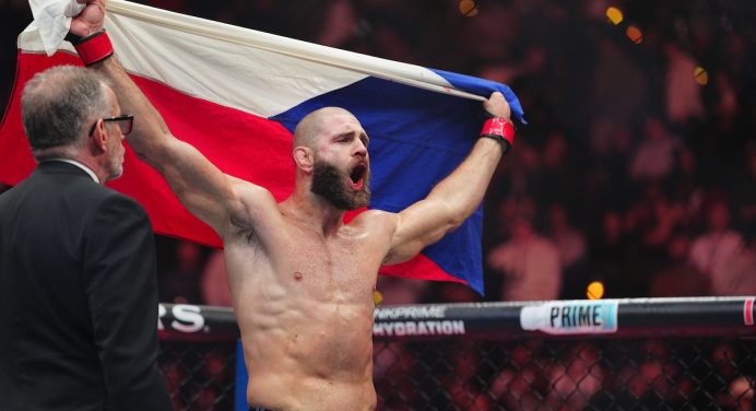Jiri Prochazka revela acordo com o UFC para ser reserva da revanche entre Poatan e Ankalaev