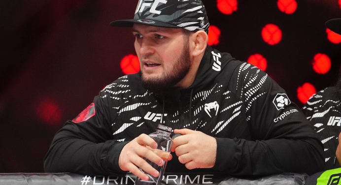 Khabib surpreende ao apontar Tsarukyan franco favorito em possível duelo contra Topuria