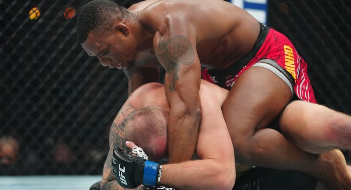 Jailton Malhadinho embolsa mais de R$ 300 mil de bônus por Performance da Noite no UFC 311