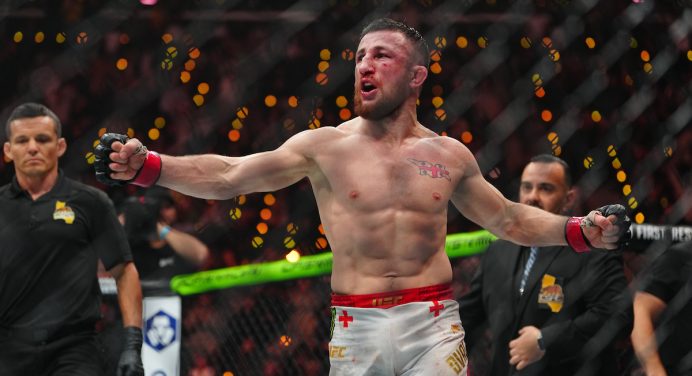 Preocupa? Merab Dvalishvili sofre lesão às vésperas de luta no UFC 316