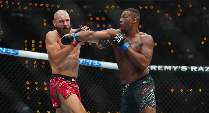 Jiri Prochazka e Jamahal Hill bebem juntos após batalha no UFC 311; veja
