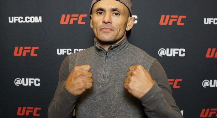 Quase 20 kg! Com corte de peso rígido, Douglas Silva de Andrade cogita subir de categoria