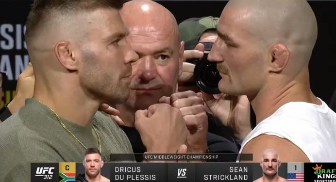 Protagonistas do UFC 312, Dricus du Plessis e Sean Strickland discutem na coletiva de imprensa