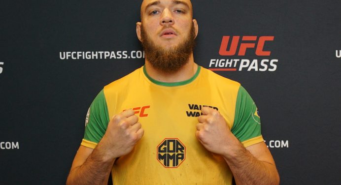 Valter Walker exalta aprendizado com primeira derrota no UFC: “Ensinou mais que 11 vitórias”